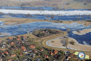 029 Eisgang Elbe Februar2012