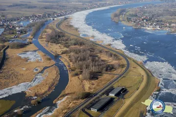 002 Eisgang Elbe Februar2012